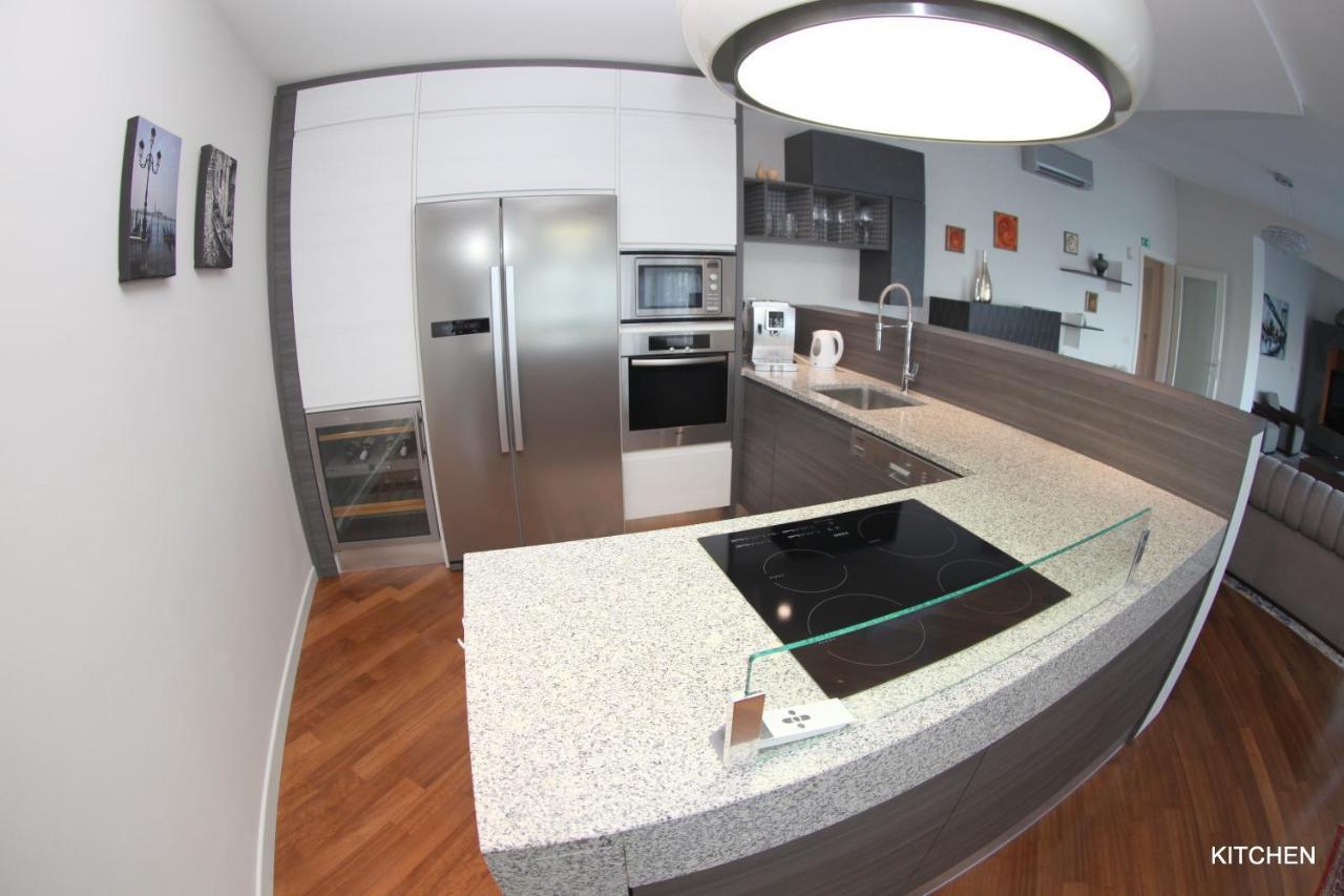 Luxury Marina View Apartment Izola Eksteriør billede