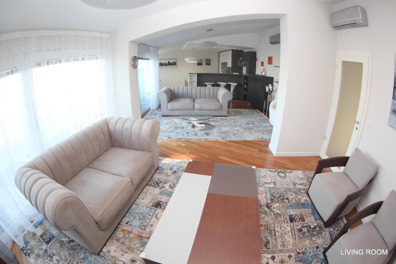 Luxury Marina View Apartment Izola Eksteriør billede